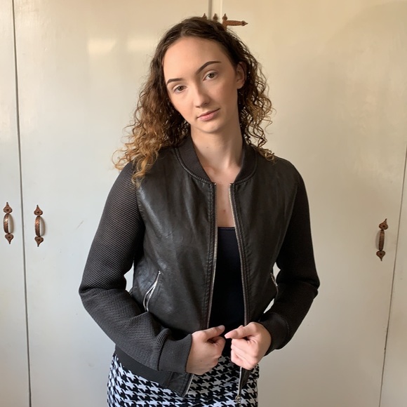 Faux leather jacket - Picture 3 of 8